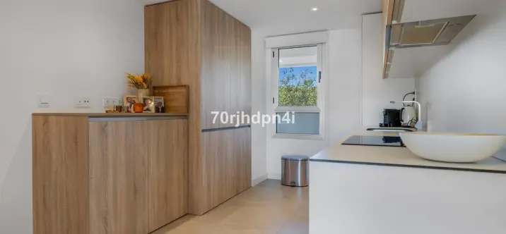 Sale of middle floor apartment in Mijas Costa 3