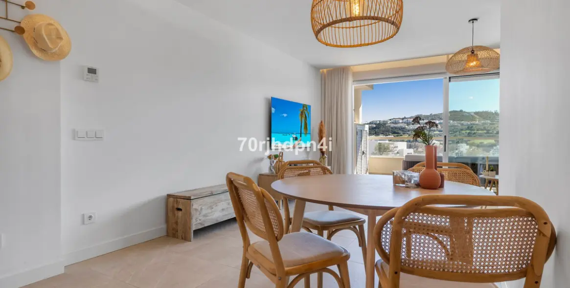 Sale of middle floor apartment in Mijas Costa 5