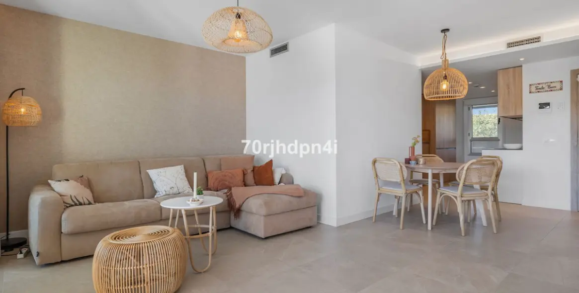 Sale of middle floor apartment in Mijas Costa 6