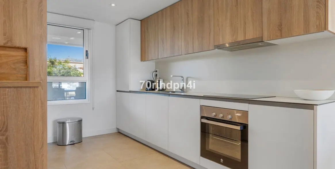 Sale of middle floor apartment in Mijas Costa 8