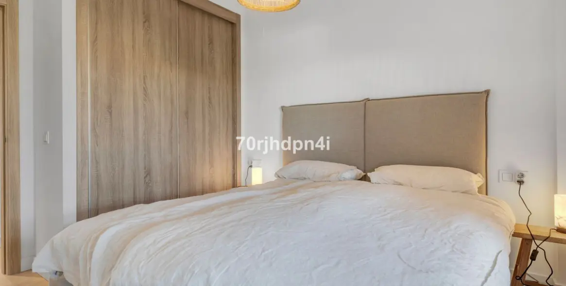 Sale of middle floor apartment in Mijas Costa 16