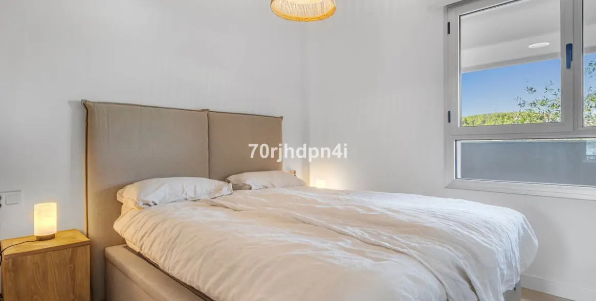 Sale of middle floor apartment in Mijas Costa 19