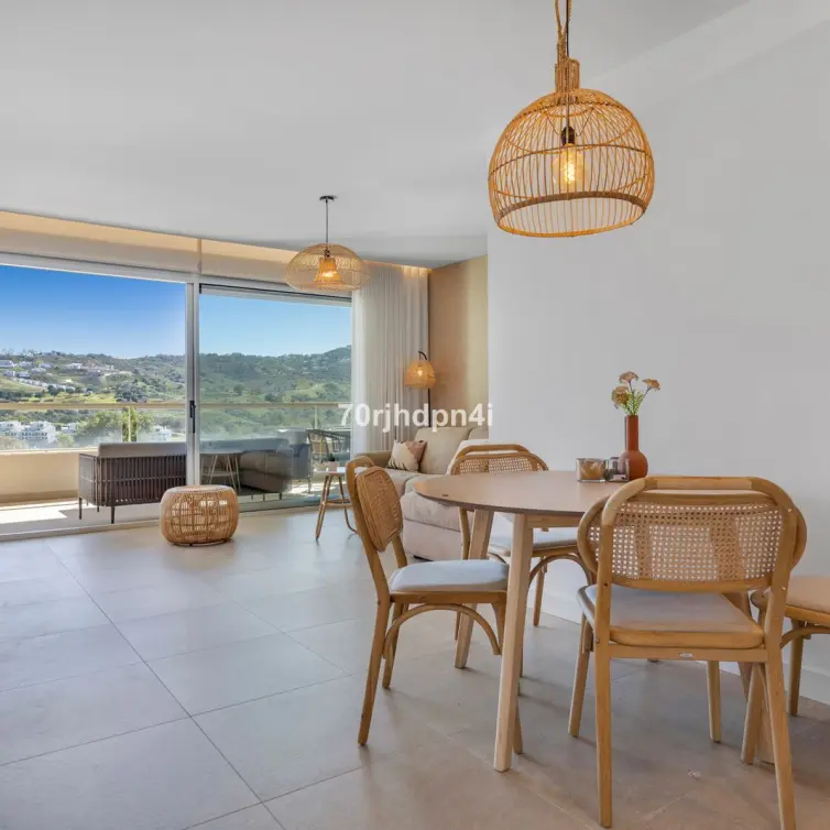Sale of middle floor apartment in Mijas