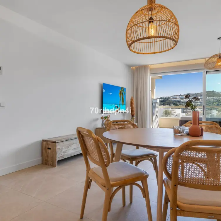 Sale of middle floor apartment in Mijas