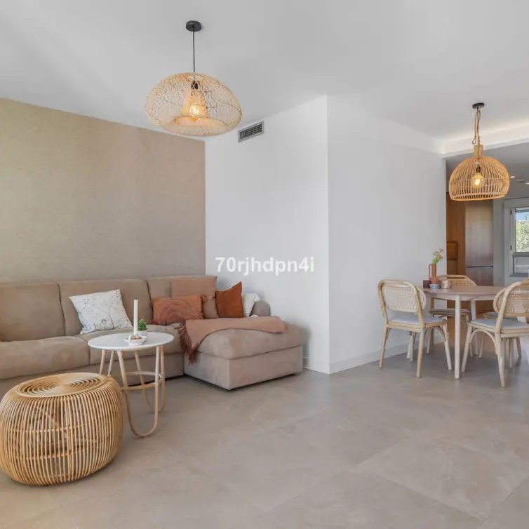 Sale of middle floor apartment in Mijas