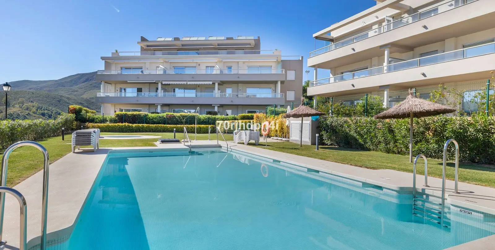 Sale of middle floor apartment in Mijas 30