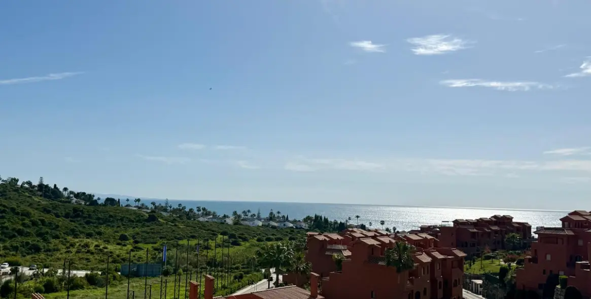 Продажа двухуровневого пентхауса в Estepona 6