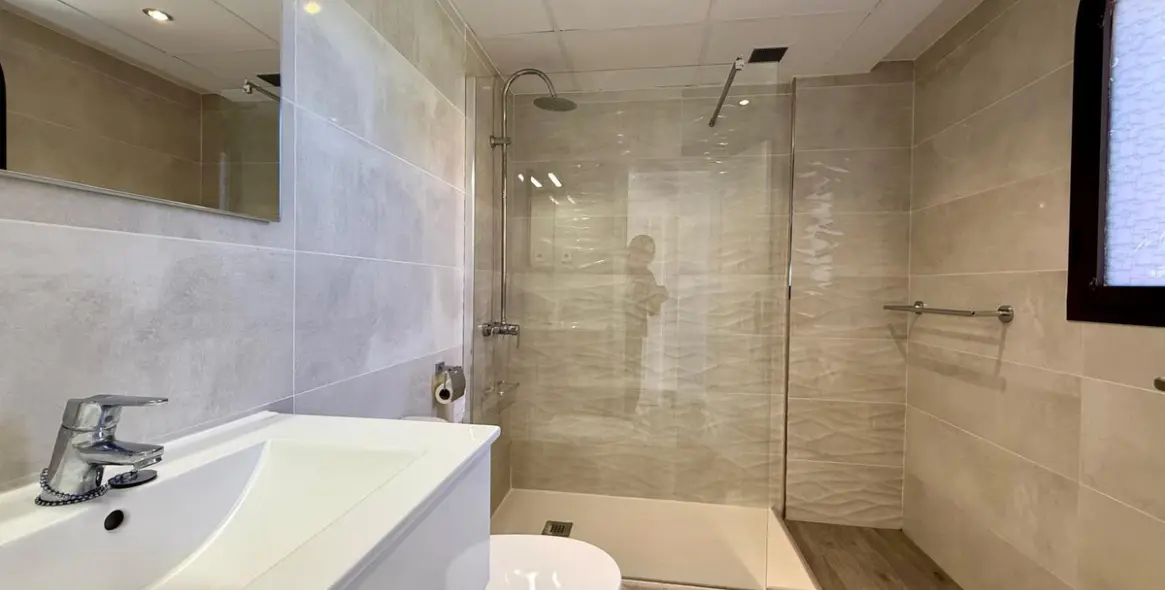 Продажа двухуровневого пентхауса в Estepona 23