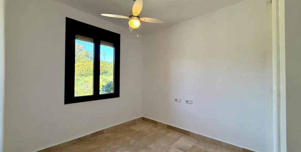 Продажа двухуровневого пентхауса в Estepona 25