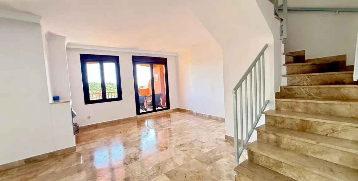 Продажа двухуровневого пентхауса в Estepona 31