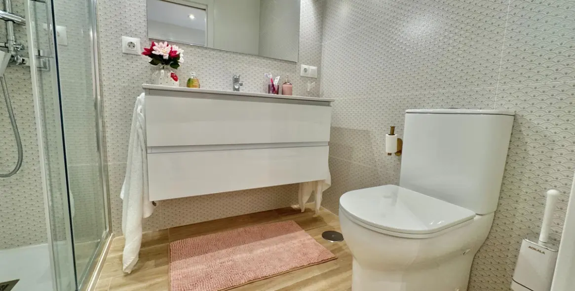 Sale of ground floor apartment in Los Alamos 25