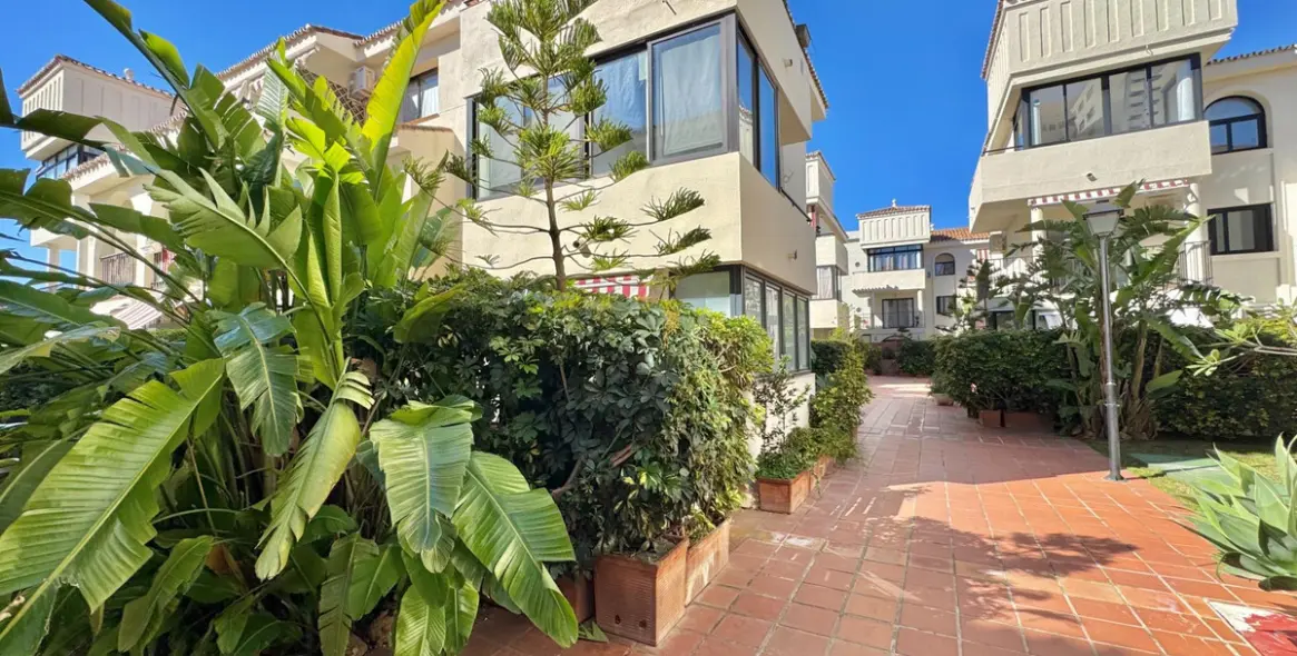 Sale of ground floor apartment in Los Alamos 40