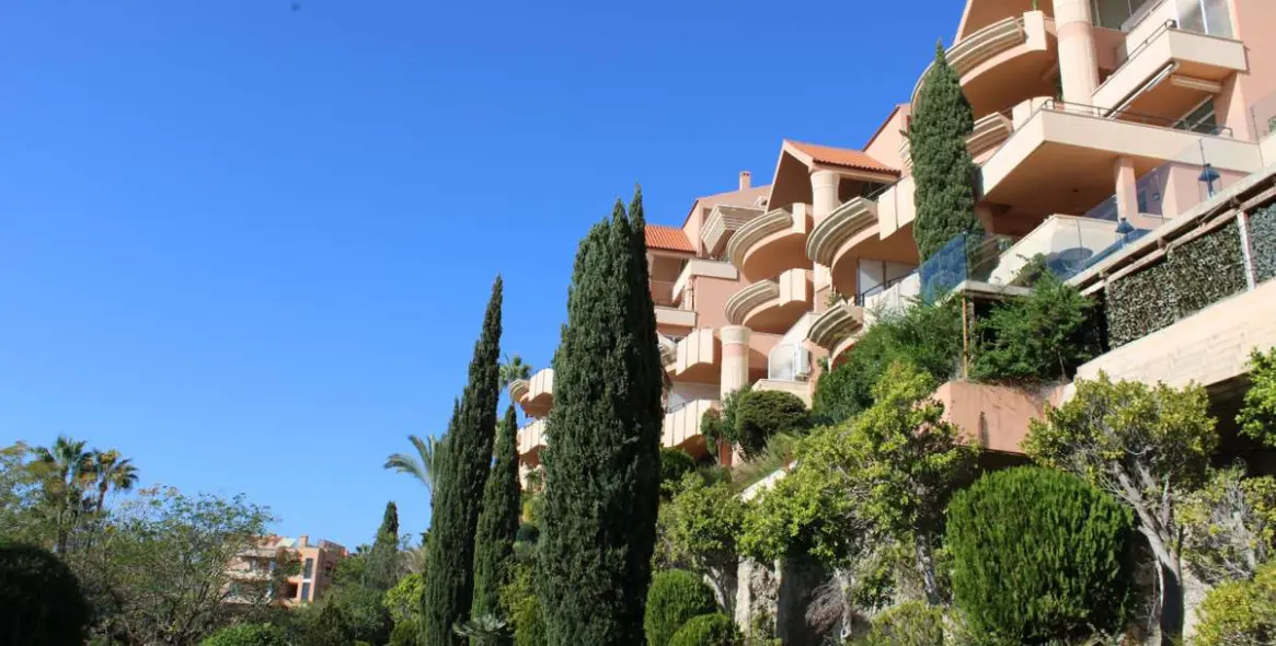 Продажа апартаментов на первом этаже в Marbella 1