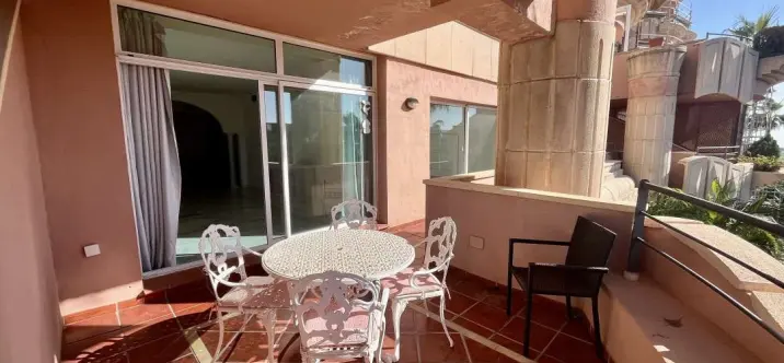 Продажа апартаментов на первом этаже в Marbella 1