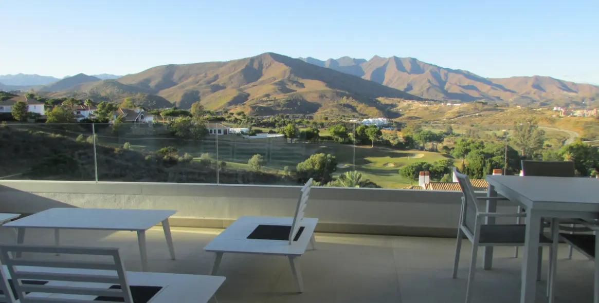 Sale of middle floor apartment in La Cala Golf 11
