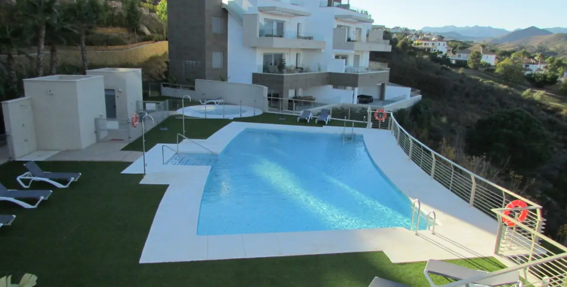Sale of middle floor apartment in La Cala Golf 12