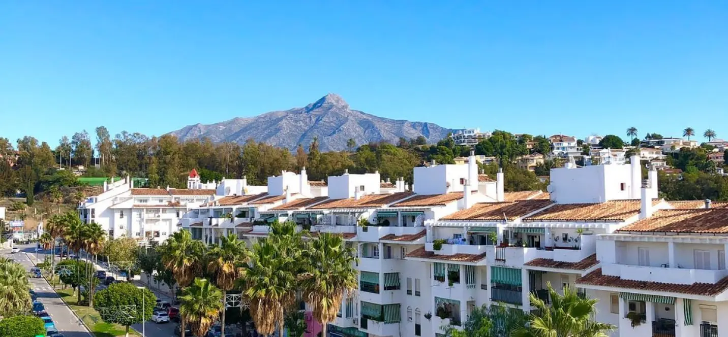 Sale of penthouse in Nueva Andalucía 1