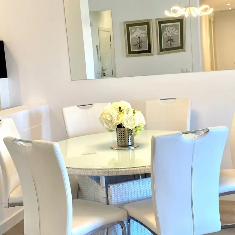 Sale of penthouse in Nueva Andalucía