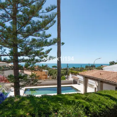 Sale of detached villa in Chilches