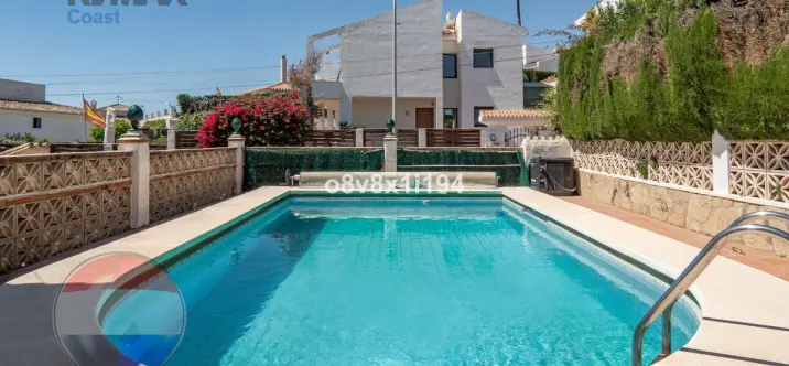 Sale of detached villa in Chilches 1