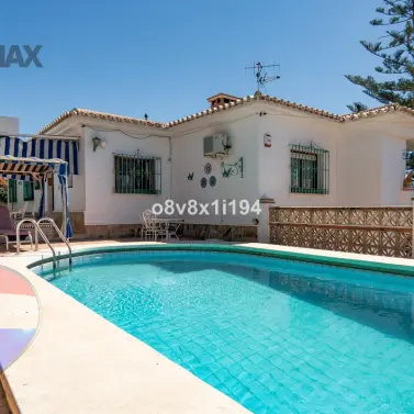 Sale of detached villa in Chilches