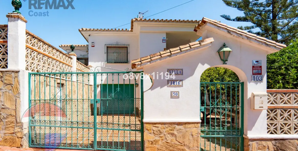 Sale of detached villa in Chilches 4