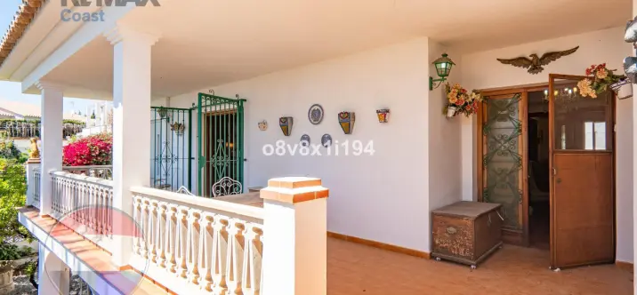 Sale of detached villa in Chilches 4