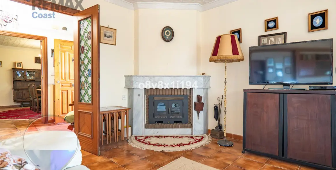 Sale of detached villa in Chilches 18