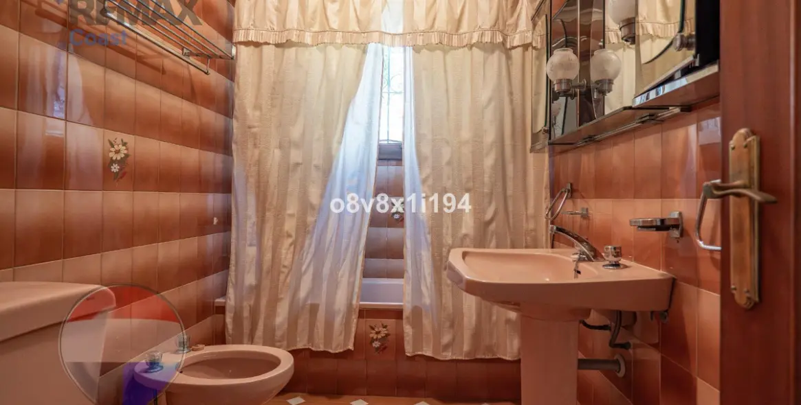 Sale of detached villa in Chilches 32