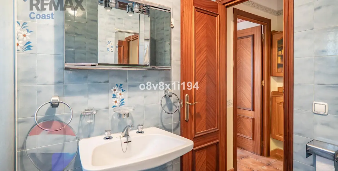 Sale of detached villa in Chilches 52