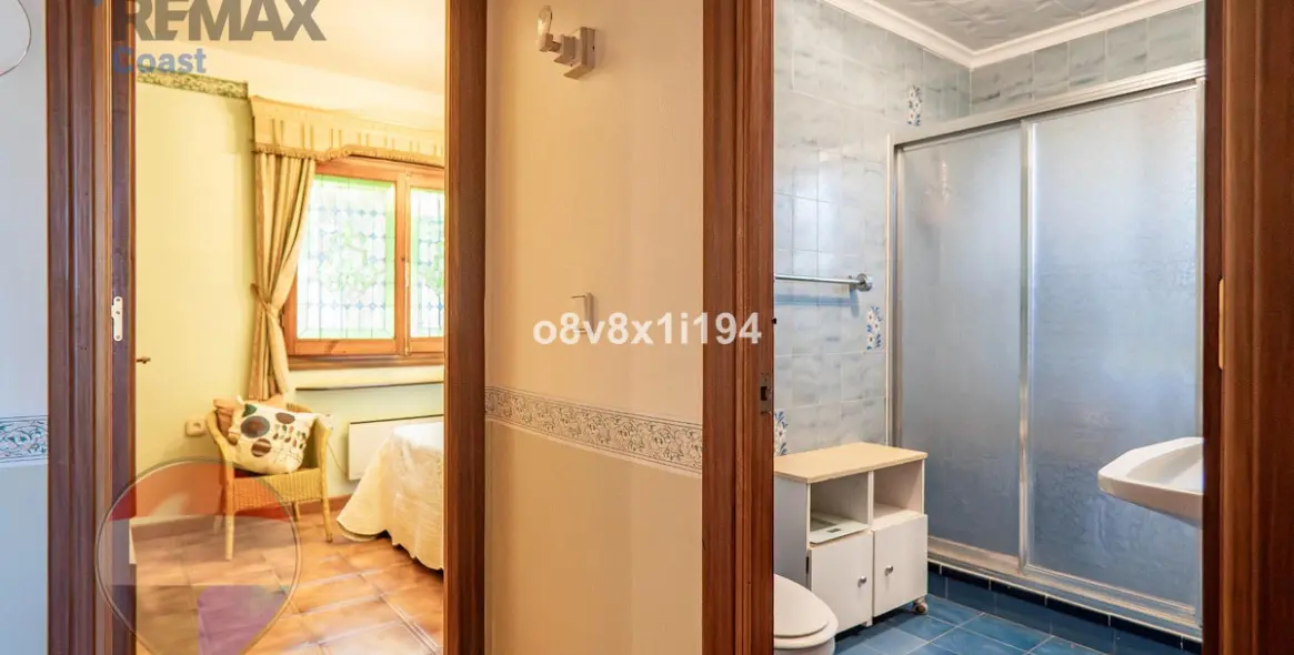 Sale of detached villa in Chilches 53