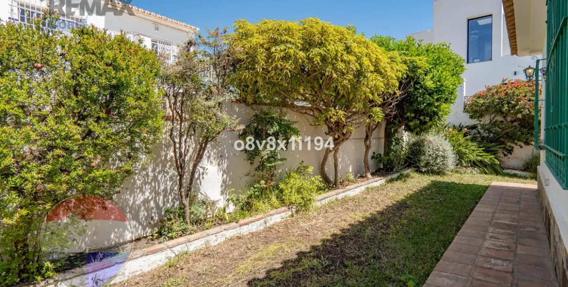 Sale of detached villa in Chilches 61