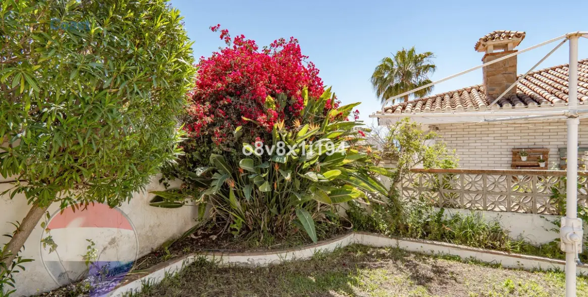 Sale of detached villa in Chilches 67