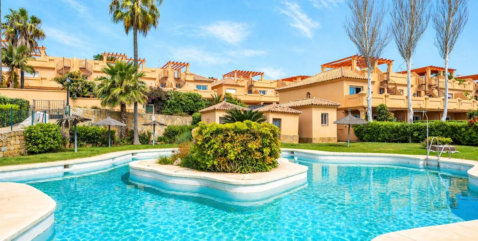 Продажа таунхауса в Estepona 1