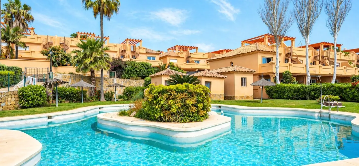 Sale of townhouse in Estepona 0
