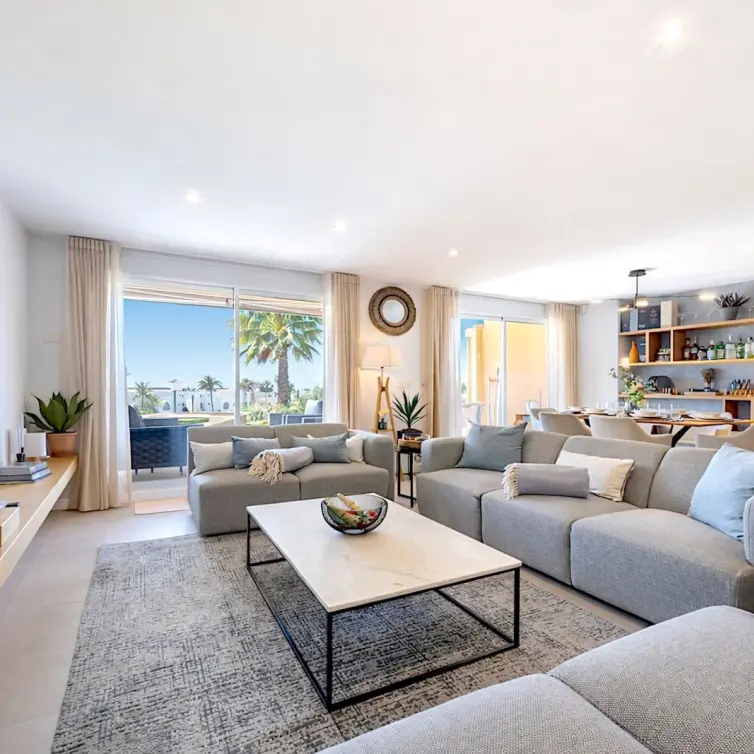 Sale of townhouse in Estepona
