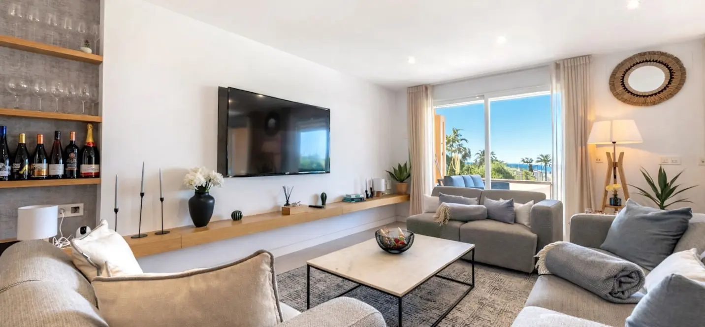 Sale of townhouse in Estepona 3