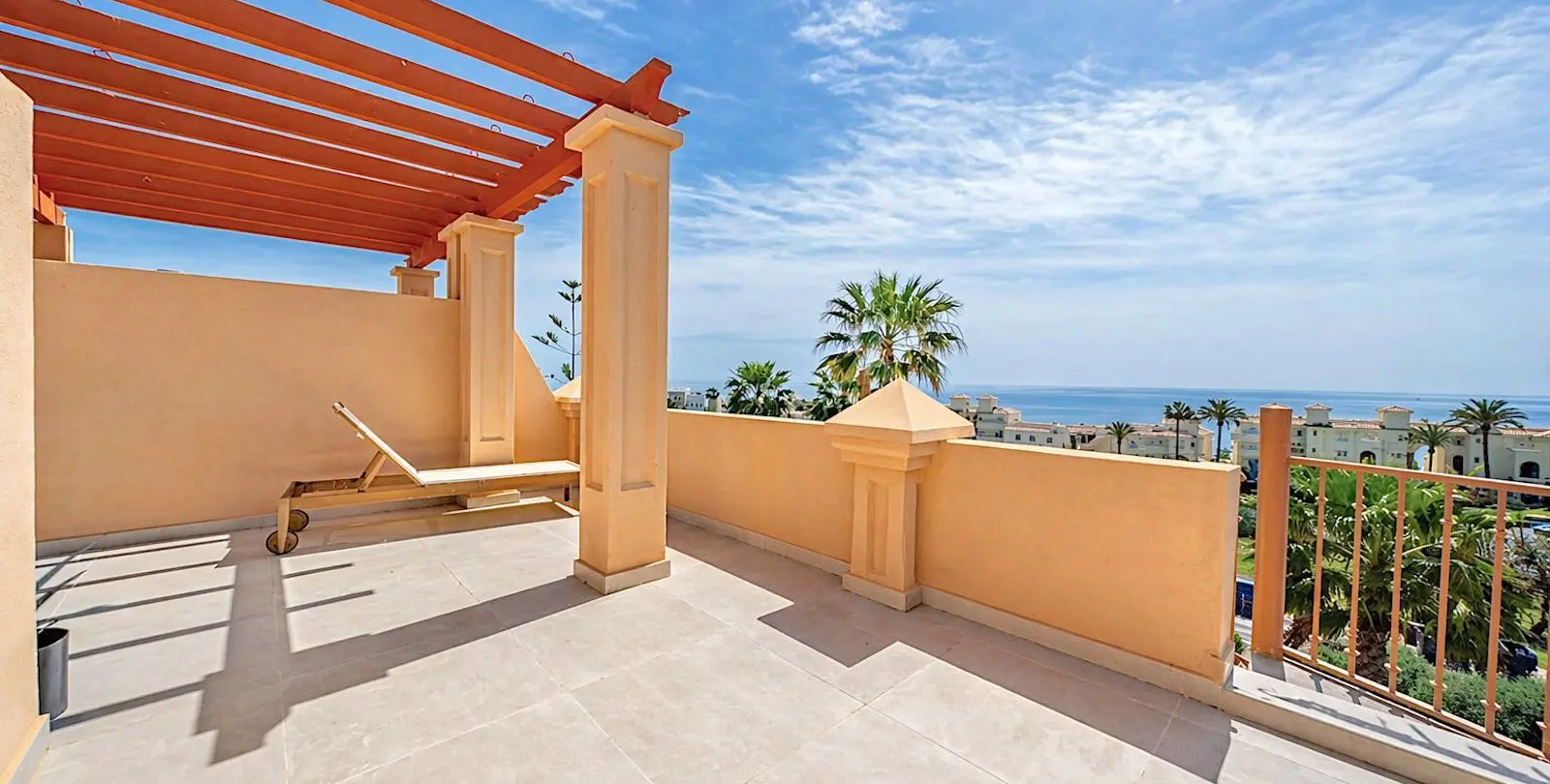 Продажа таунхауса в Estepona 18