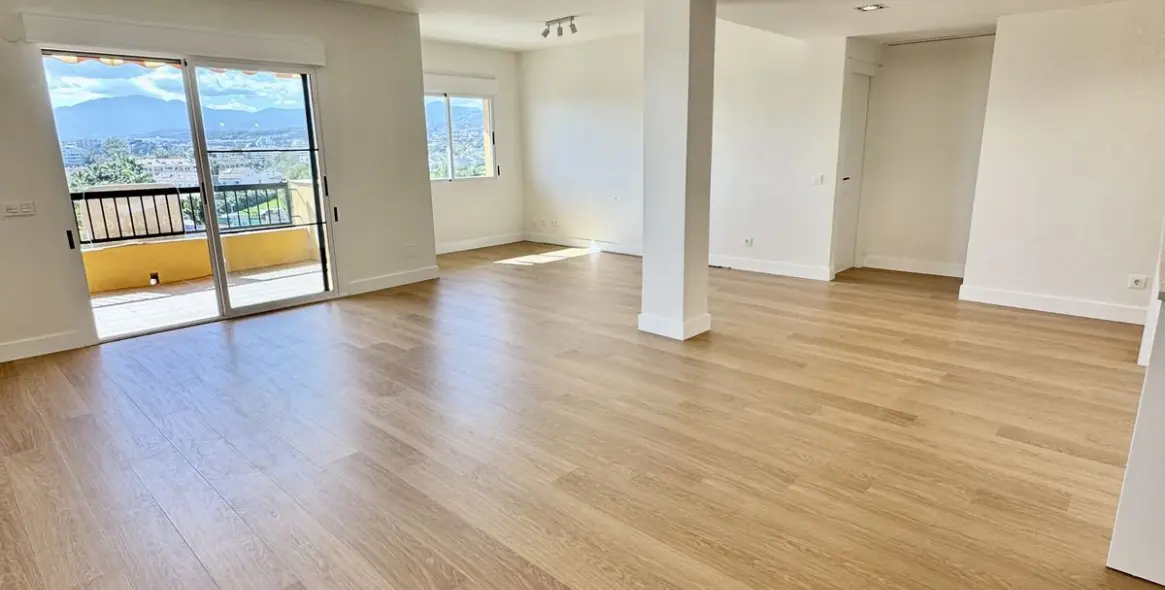 Продажа апартаментов на среднем этаже в San Pedro de Alcántara 1