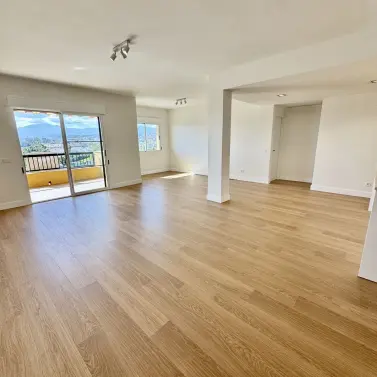 Продажа апартаментов на среднем этаже в San Pedro de Alcántara