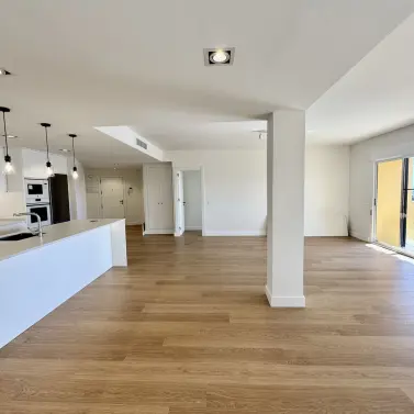 Продажа апартаментов на среднем этаже в San Pedro de Alcántara