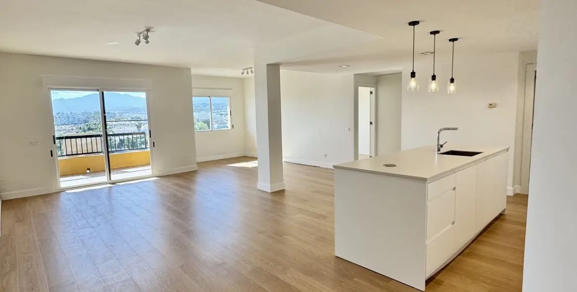 Продажа апартаментов на среднем этаже в San Pedro de Alcántara 3