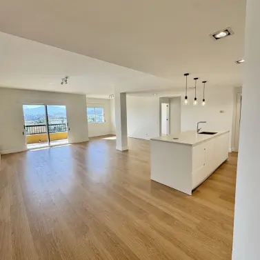 Продажа апартаментов на среднем этаже в San Pedro de Alcántara
