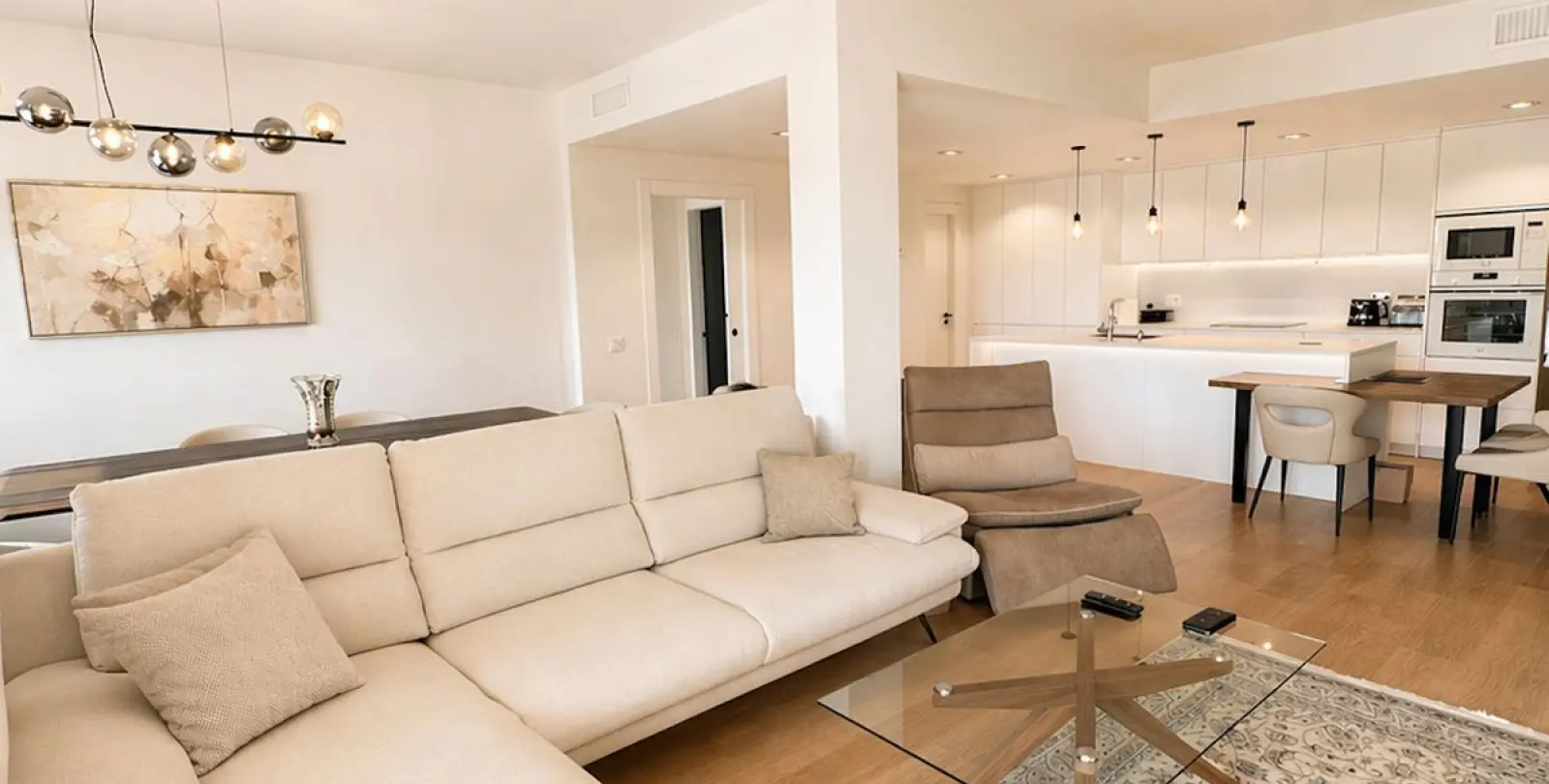 Продажа апартаментов на среднем этаже в San Pedro de Alcántara 1