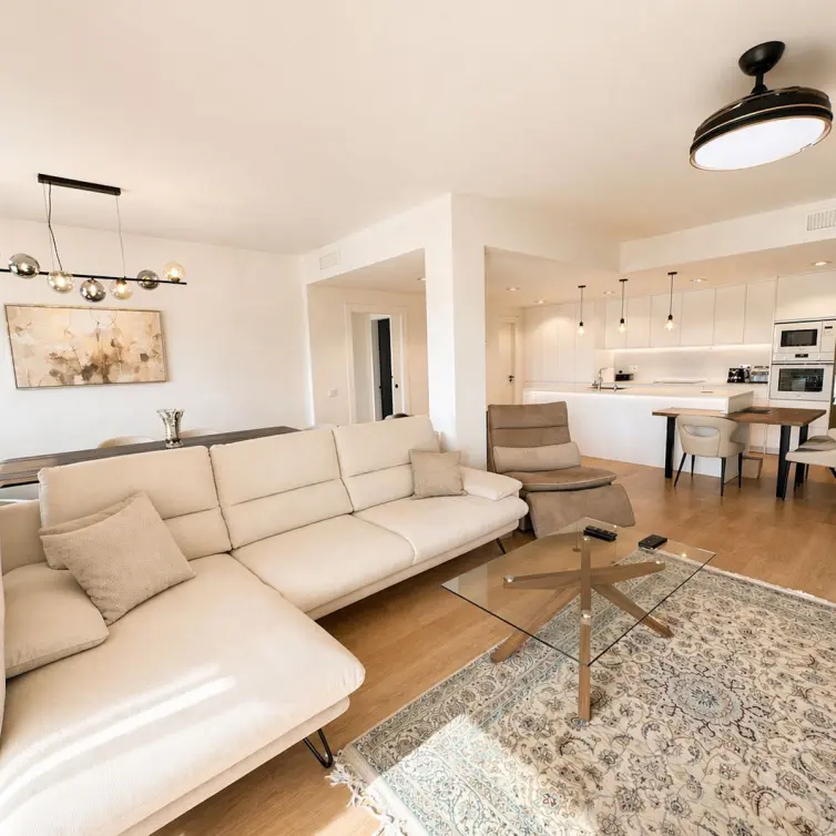 Venta de apartamento en planta media en San Pedro de Alcántara