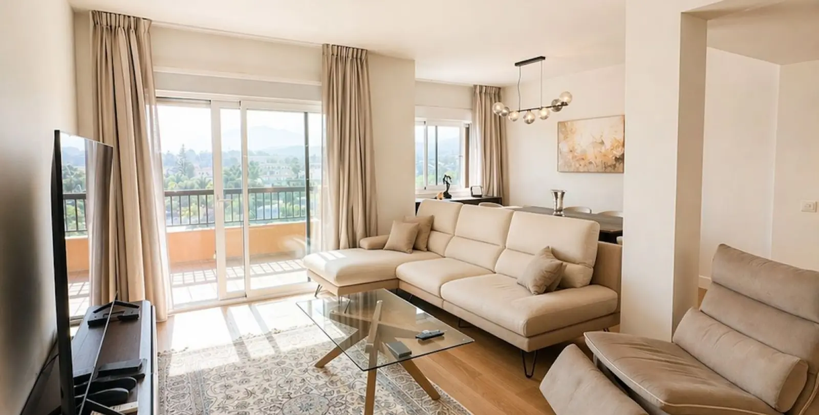 Продажа апартаментов на среднем этаже в San Pedro de Alcántara 2