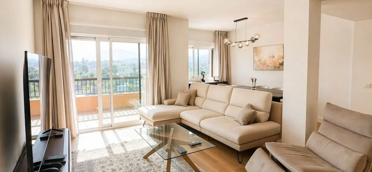 Venta de apartamento en planta media en San Pedro de Alcántara 1