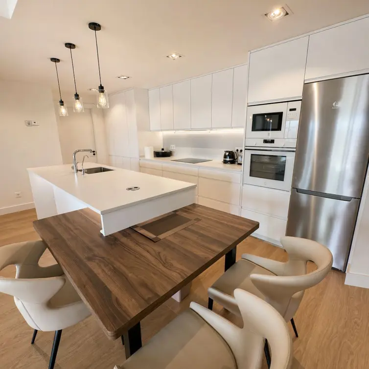 Venta de apartamento en planta media en San Pedro de Alcántara