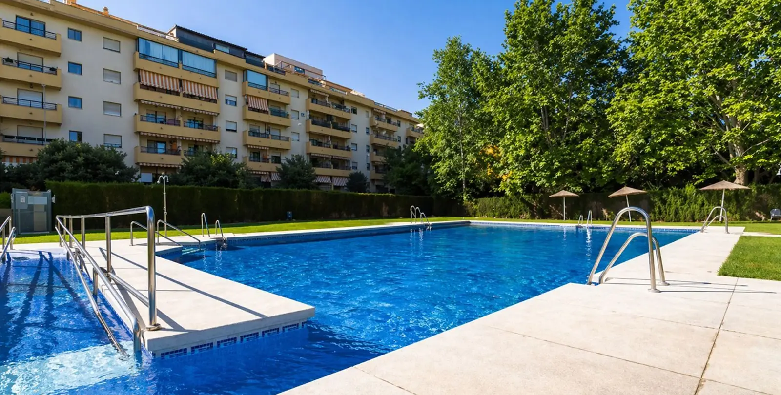 Продажа апартаментов на среднем этаже в San Pedro de Alcántara 19