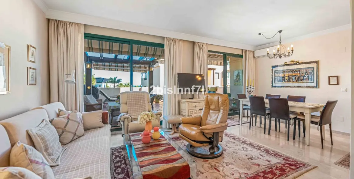 Sale of middle floor apartment in Elviria 5